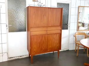 Teak Schrank mit Schiebetüren & Schubladen