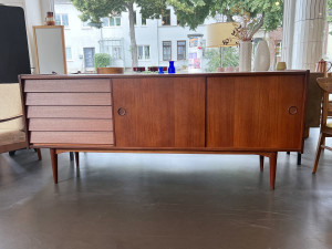 Teak Sideboard mit Schiebetüren, 60er Jahre