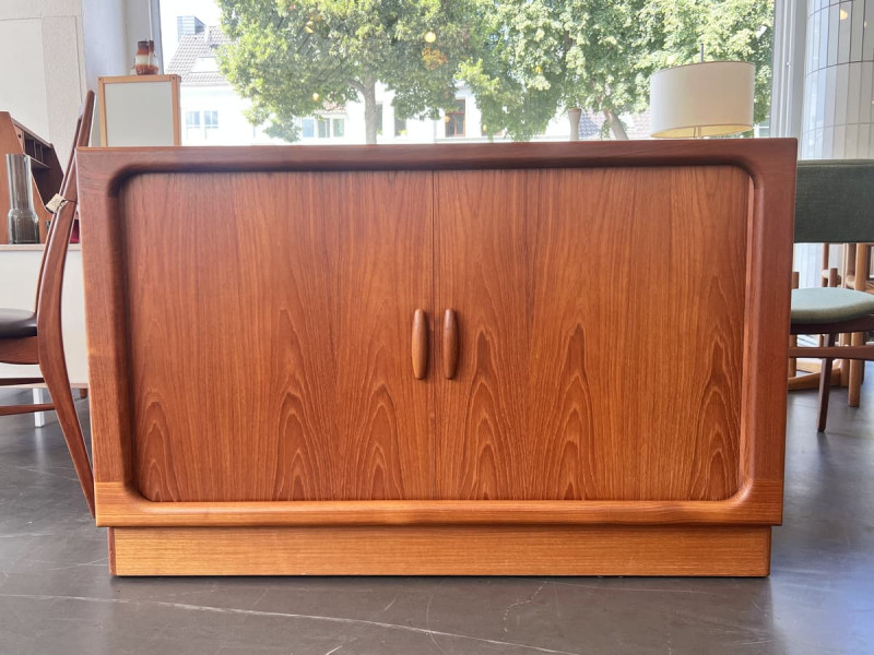Teak Sideboard mit Lamellentüren von Dyrlund, Denmark