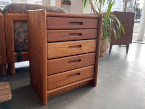 Kleine Teak Kommode mit 5 Schubladen