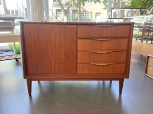 kleines Teak Sideboard