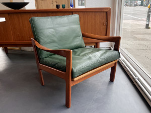 Sessel von Illum Wikkelsø für Niels Eilersen, Denmark / Teak & grünes Leder