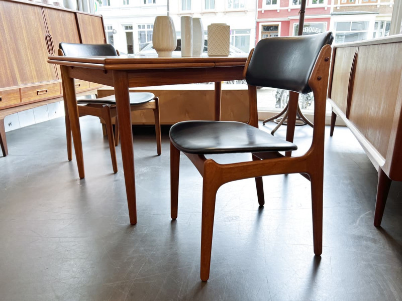 Teak Stuhl Modell 49 von Erik Buch für O. D. Møbler, Denmark / Teakholz und Kunstleder (Skai)