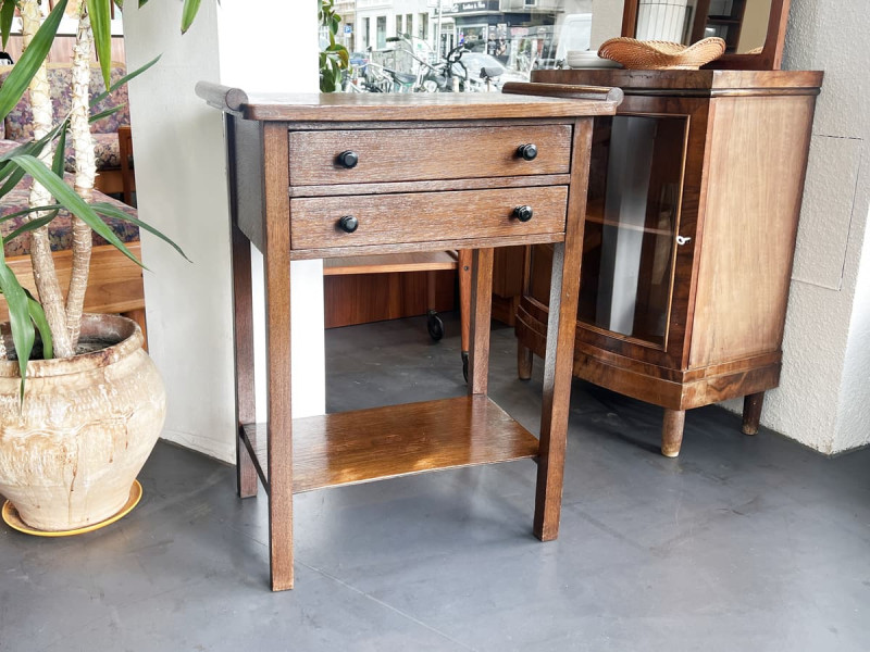 kleines Art Deco Schränkchen mit 2 Schubladen, Eiche