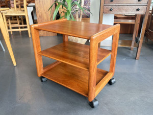 rollbarer Teak Beistelltisch, Massivholz, Made In Denmark