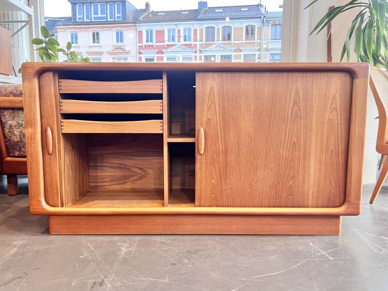 Teak Sideboard mit Lamellentüren von Dyrlund, Denmark