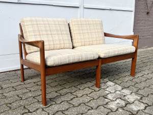 Teak Zweisitzer / Sofa von Illum Wikkelsø für Niels Eilersen, Wollbezüge