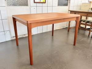 Teak Esstisch von Henning Kjaernulf für Vejle Møbelfabrik / ausziehbar